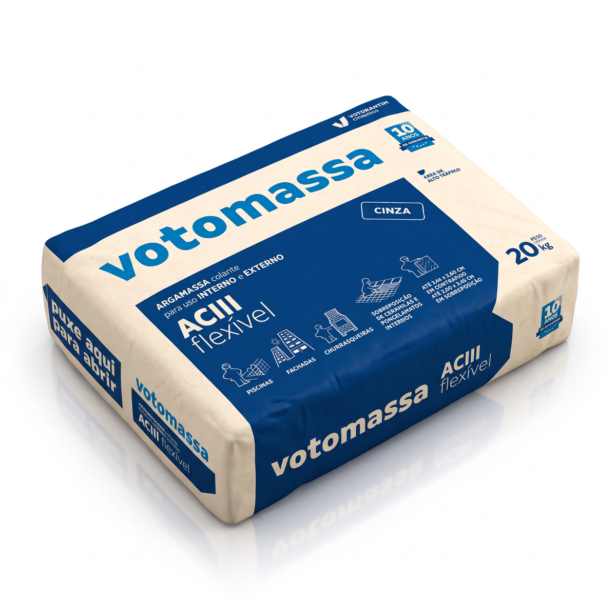 Argamassa AC-III Votomassa cinza de 20 kg, para uso externo respeitando os limites da aplicação.