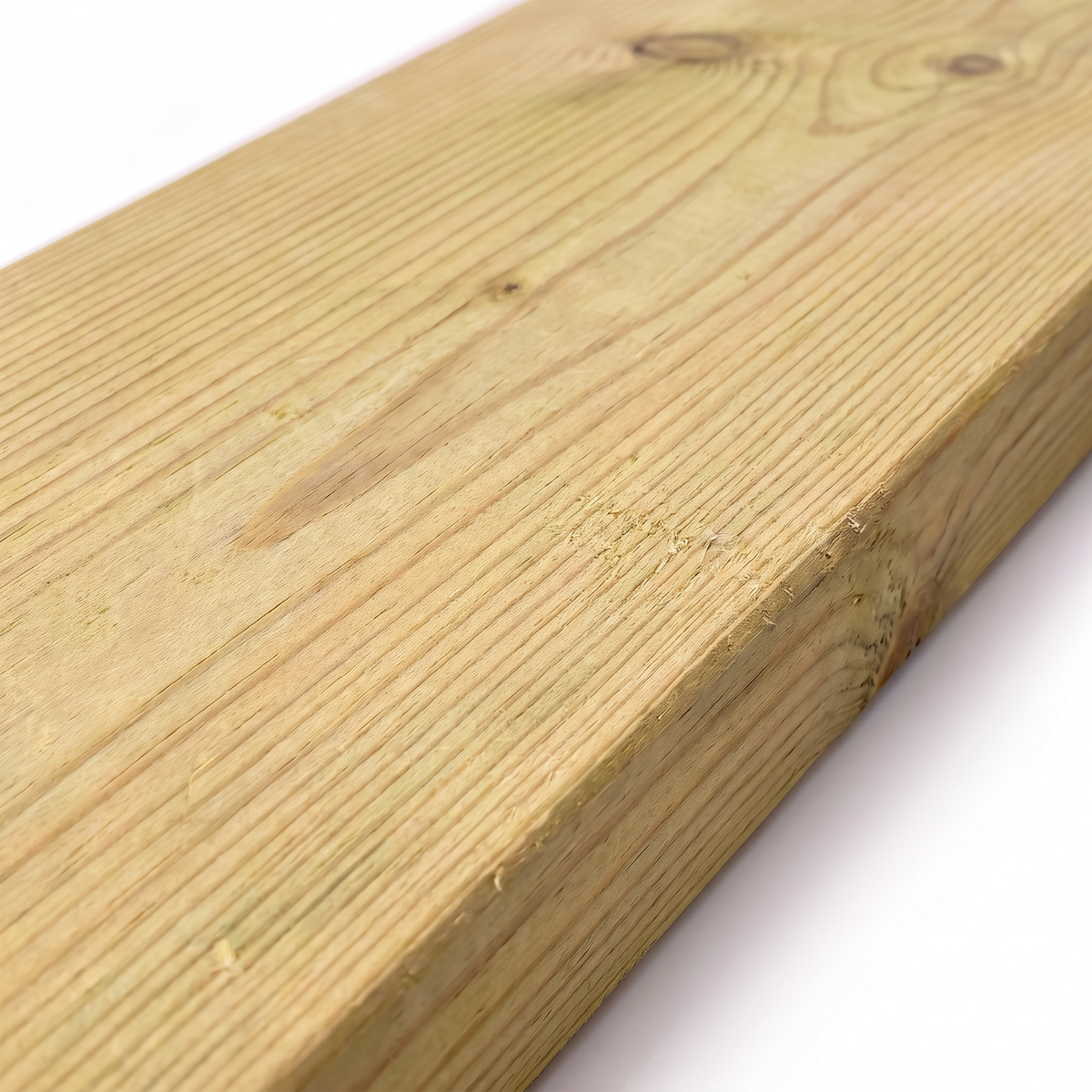 Réguas de deck Pinus Tratado 10 x 2 cm alinhadas em paralelo, com veios, nós sutis e aspecto natural.