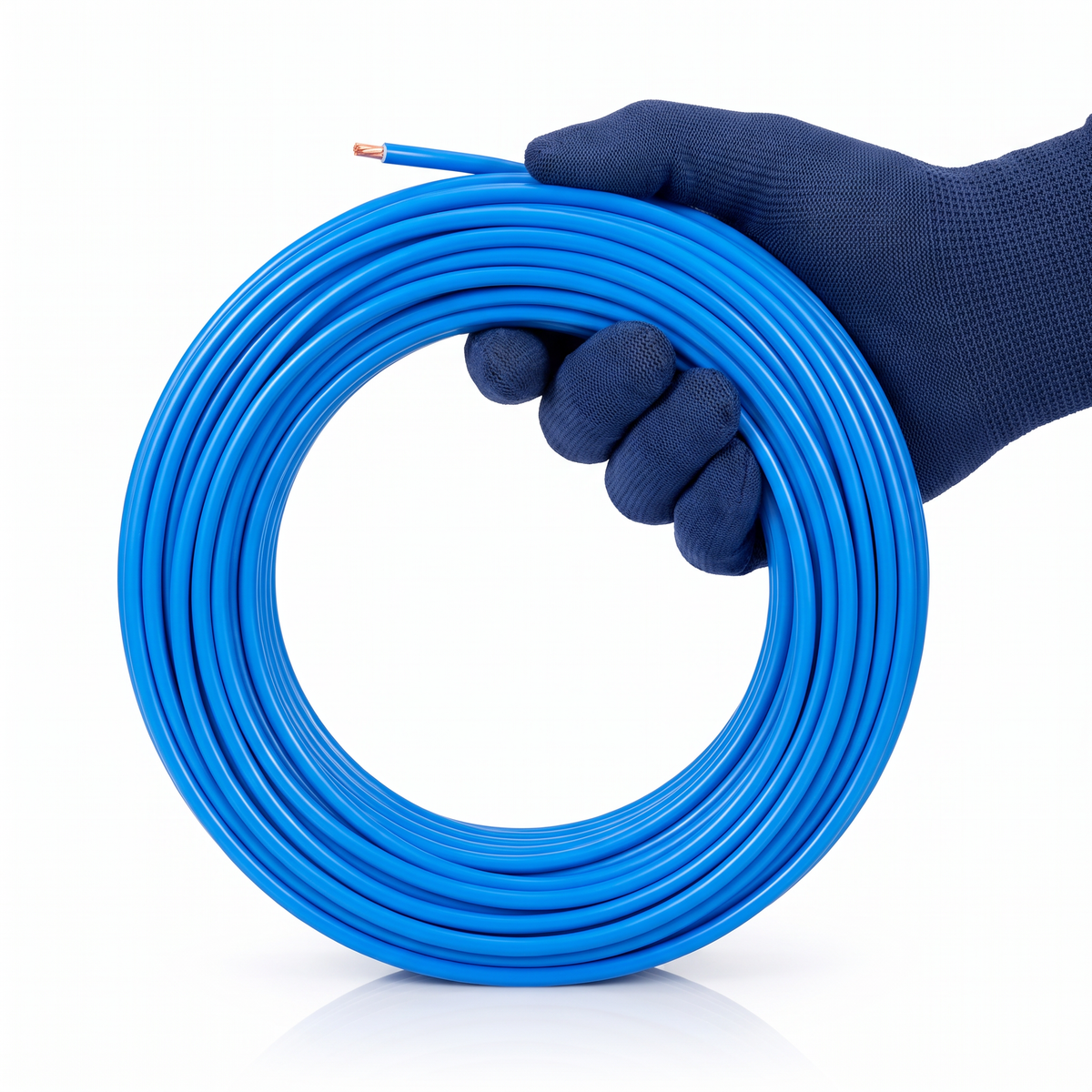 Fio flexível em rolo de 100 m, para utilização na montagem elétrica especificada.