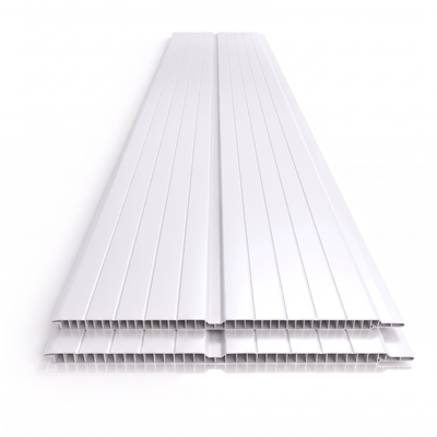 Vista superior das réguas do forro de PVC Polifort branco neve 8 mm com linhas longitudinais de acabamento