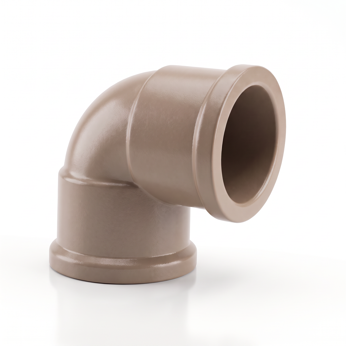 Joelho 90° soldável Plastilit em PVC marrom, para mudanças de direção em ângulo reto.
