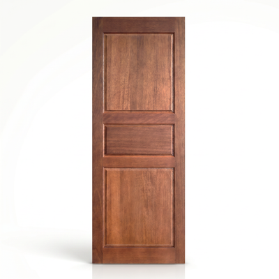 Porta externa de Cedro Alagoano com selador Ref. 33, vista frontal da folha.