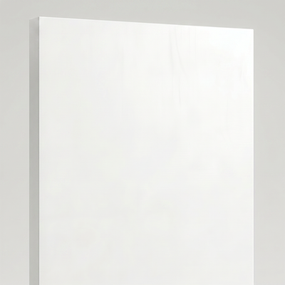 Porta lisa melamínica Diamond Bondoor, detalhe da superfície branca e acabamento.
