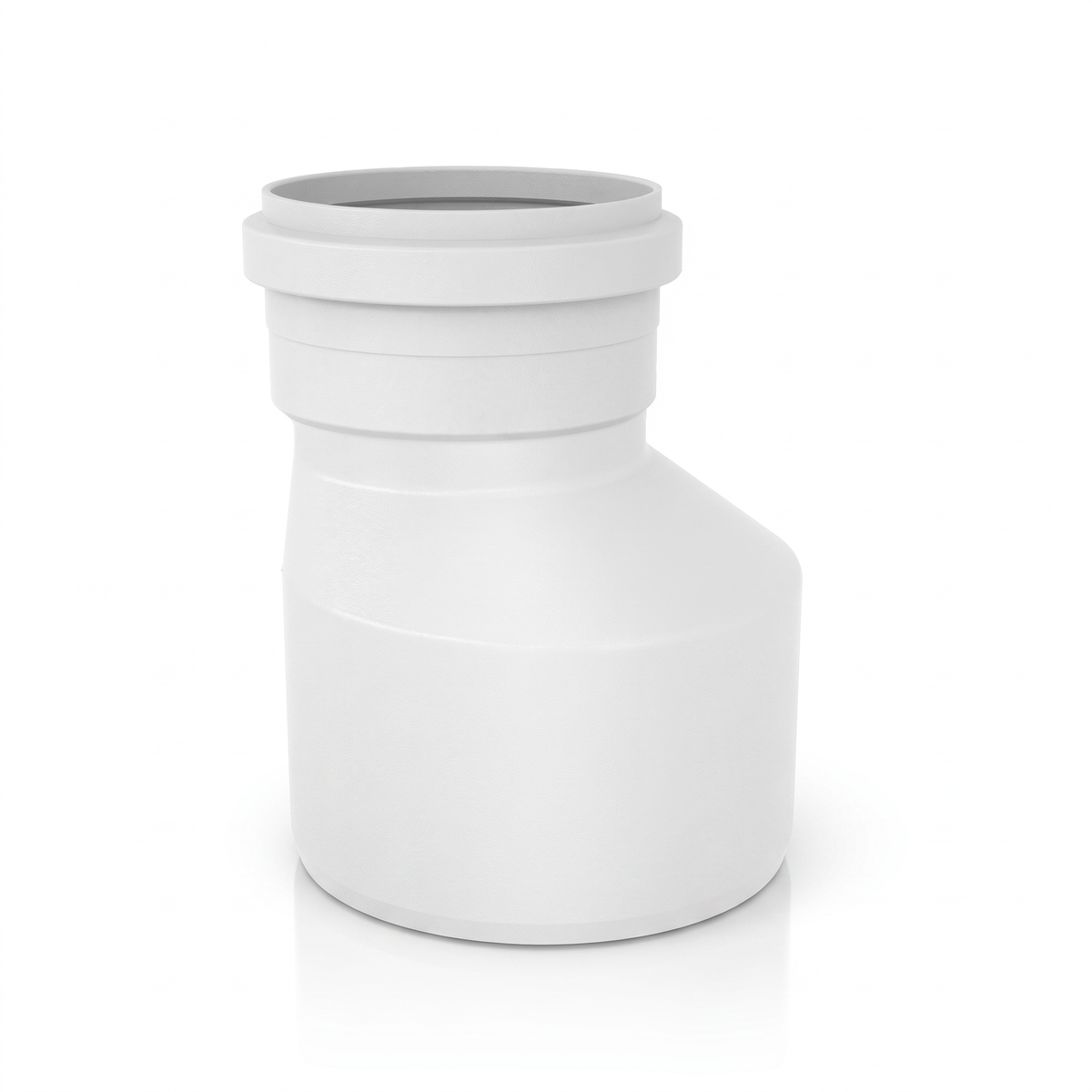 Redução excêntrica para esgoto Plastilit, para transição entre tubos de diâmetros diferentes.