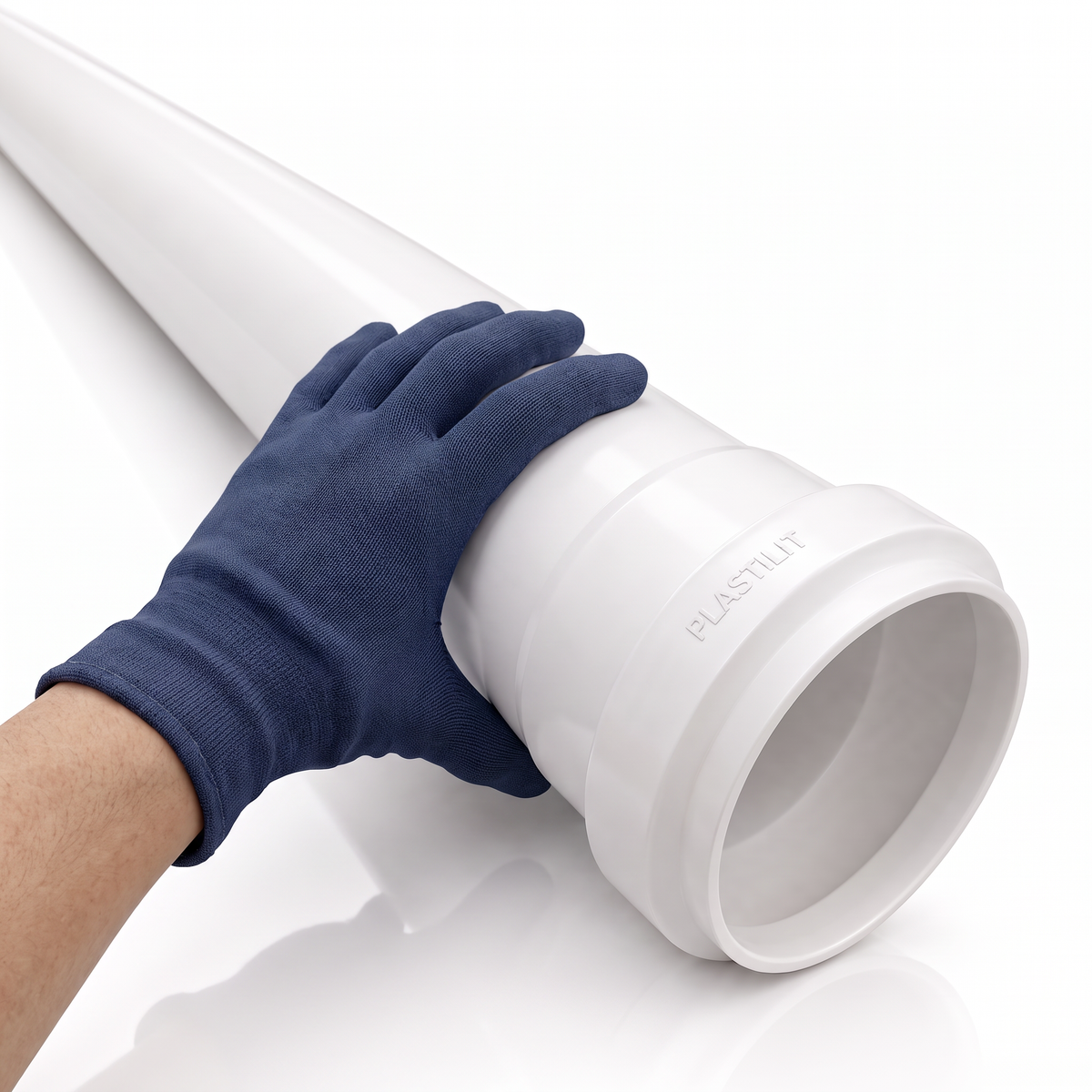 Tubo para esgoto Plastilit, para trechos de ventilação previstos no projeto sanitário.