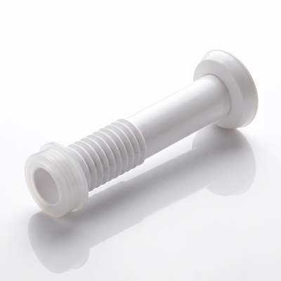 Tubo sanfonado sanitário Plastilit branco, para a entrada de água do vaso, no lado da descarga.